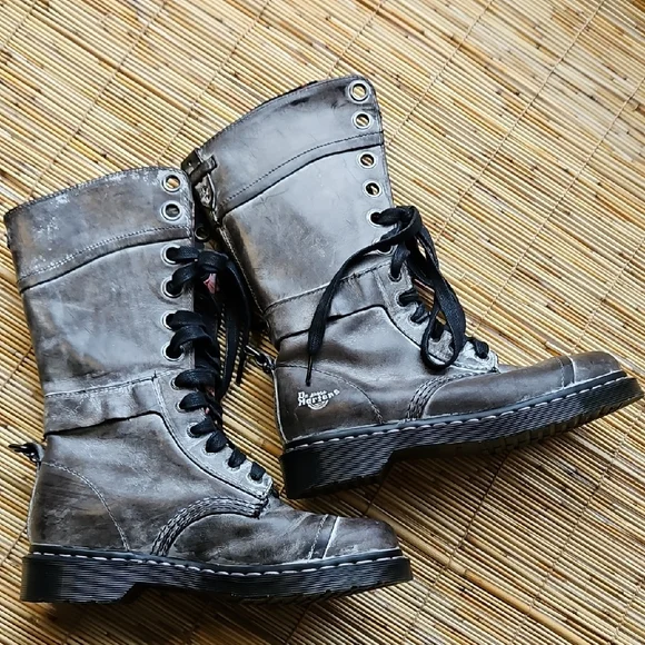 Dr. Martens Triumph 914 Floral Women's Distressed Gray Combat Boots - Picture 4 of 8